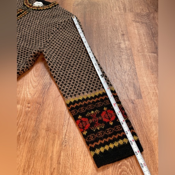 Cambridge Dry Goods vtg Nordic fair isle wool sweater size small clasp closure - Picture 9 of 9